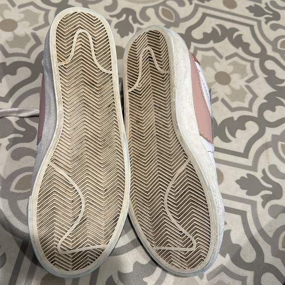 Nike Women’s Shoes 8.5 EUC - Picture 6 of 7